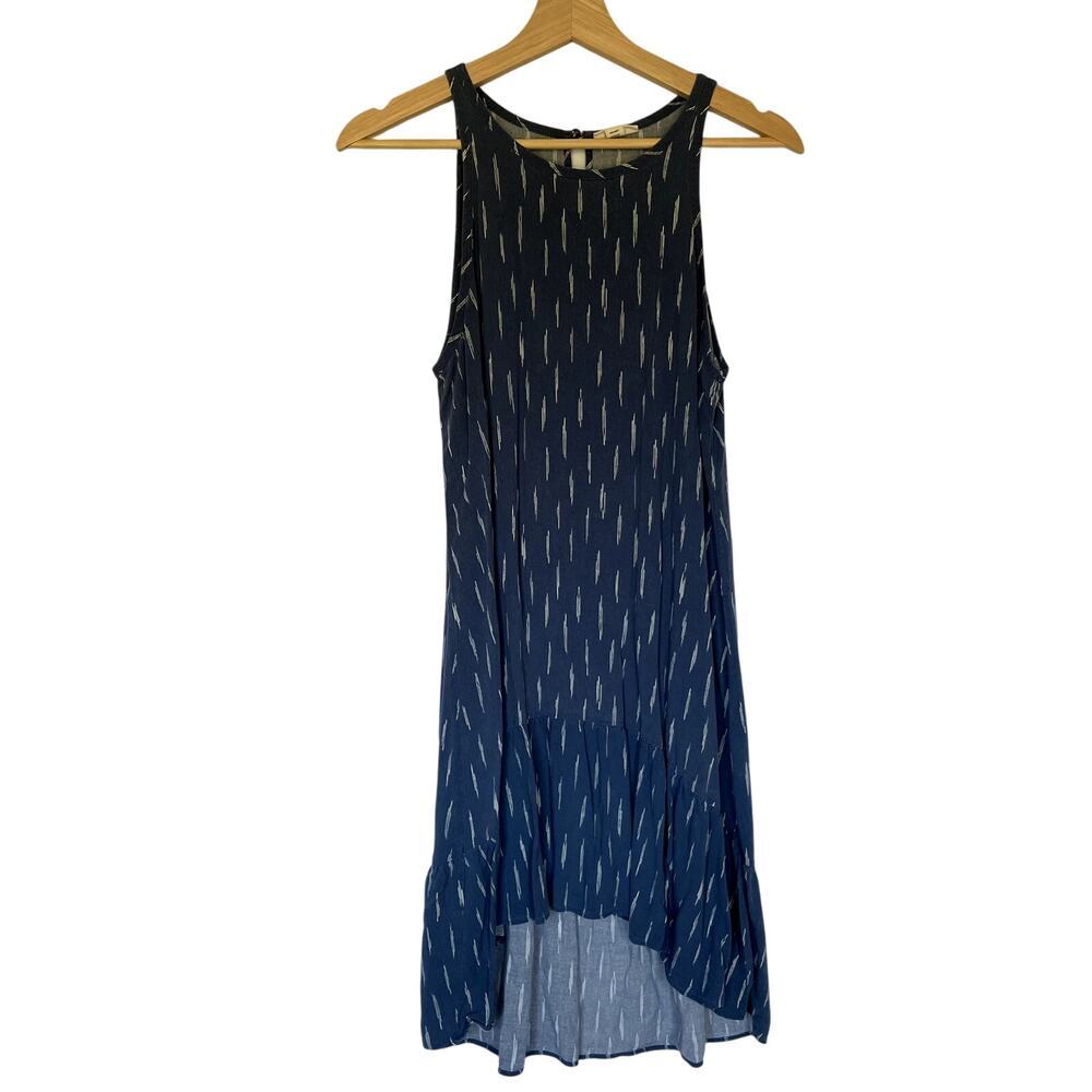 a new approach sleeveless patterned blue dressโ women's size XS rayon high low
